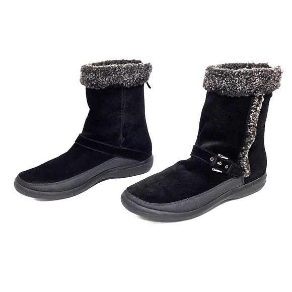 - SOLD - Stuart Weitzman Black Shearling Boots - Picture 4 of 8